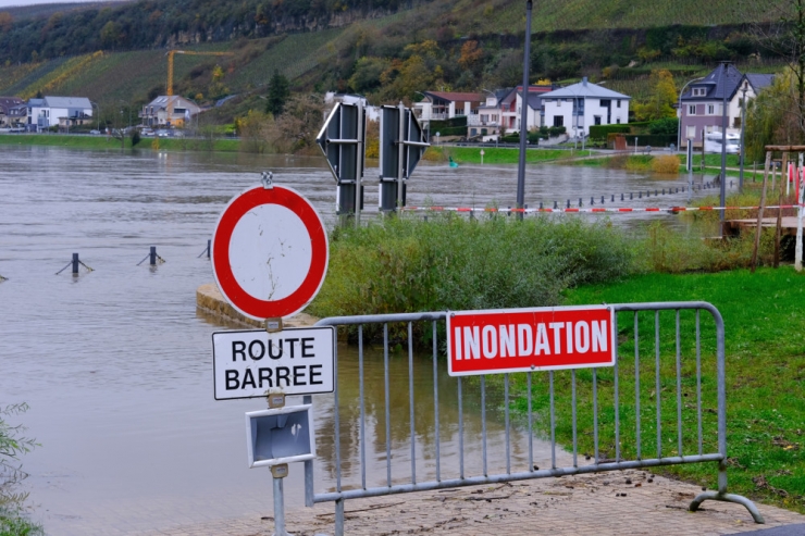 Donnerstag und Freitag / Hochwasser sorgt für gesperrte Straßen an der Luxemburger Mosel: Meteolux ruft gelbe Warnstufe aus