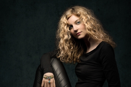 Soul, jazz et folk / Rozeen: „Si l’artiste transmet ses sentiments avec authenticité, la chanson est réussie“