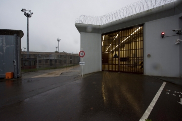 Koalitionsvertrag / Fußfessel statt Untersuchungshaft: Die Kapitel Justiz und Polizei im Überblick