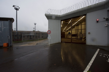 Koalitionsvertrag / Fußfessel statt Untersuchungshaft: Die Kapitel Justiz und Polizei im Überblick