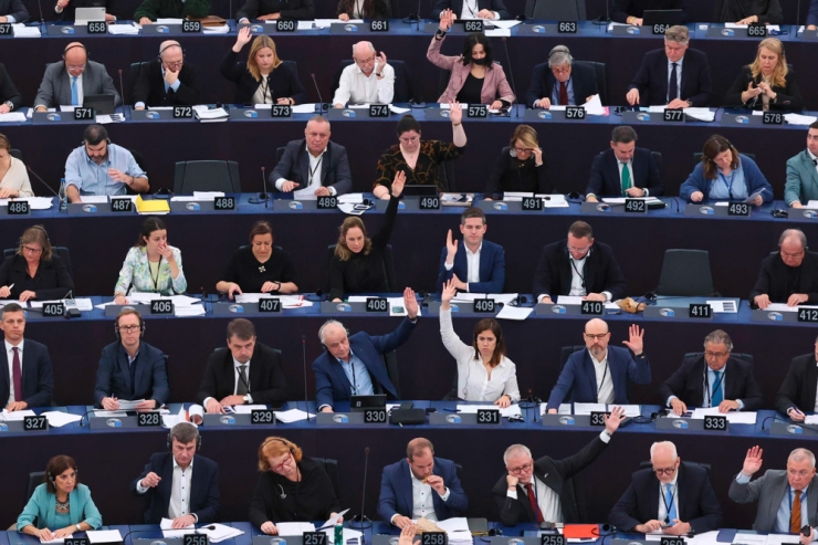 Europaparlament / Pestizid-Gesetz gekippt: Gebrauch von chemischen Pflanzenmitteln wird vorerst nicht halbiert