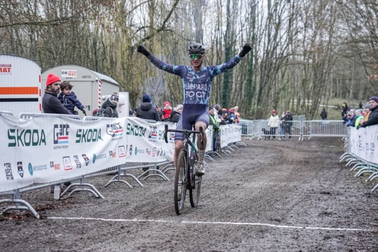 Radsport / Dritter Saisonsieg für Bettendorff: Skoda Cross Cup in Cessingen