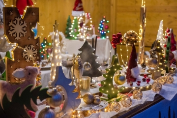 Adventszeit / Warmweiß und mit Zeitschaltuhr: Was man bei der Weihnachtsbeleuchtung beachten sollte