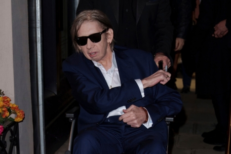 Shane MacGowan 2022 bei der Ankunft in der Ausstellung &bdquo;Shane MacGowan, The Eternal Buzz & The Crock of Gold&ldquo; in London