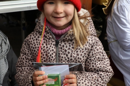Glücklich über das Geschenk des „Kleeschen“