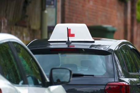 Großbritannien / Fast 60 Mal durch Fahrprüfung gerasselt - und jetzt endlich bestanden