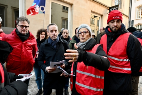 Treffen mit Arbeitsminister / Ampacet-Streikende ziehen vors Parlament