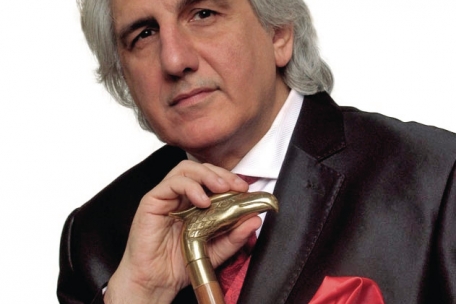 Daniel Salvatore Schiffer est philosophe et &eacute;crivain et a publi&eacute; une quarantaine de livres. A para&icirc;tre: &bdquo;L&rsquo;humain au centre du monde &ndash; 30 intellectuels pour un humanisme des temps pr&eacute;sent et &agrave; venir&ldquo; (Editions du Cerf).