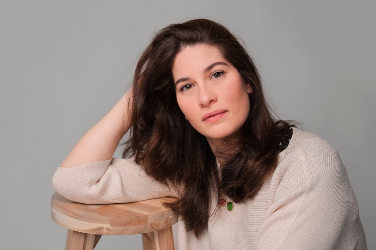 Theater / Eine One-Woman-Show: Laure Schreiner spielt ihr selbstverfasstes Stück „D’Alice am Verwonnerland“