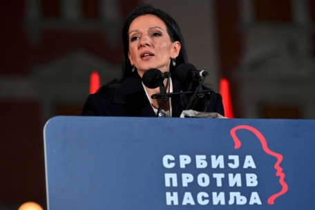 Marinika Tepic, stellvertretende Vorsitzende der serbischen Partei Freiheit und Gerechtigkeit, will mit einem Wahlbündnis die Präsidentenpartei SNS stürzen