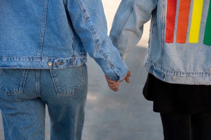 Unter strikten Bedingungen / Papst macht Weg für Segnung homosexueller Paare frei