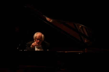 Alain spannt den Bogen / Konzerte mit Le Concert Lorrain und Grigory Sokolov: feinste Klänge zum Jahresausklang