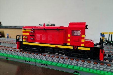 Eine CFL-800er-Diesellok