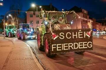 Bildergalerie / Jungbauern rollen die Weihnachtsstimmung durch Luxemburg