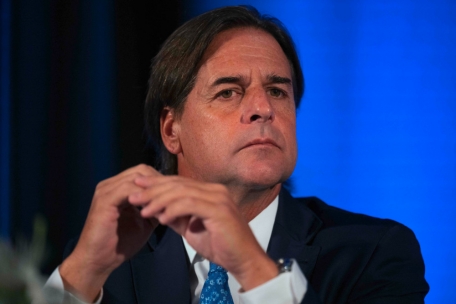 Luis Alberto Lacalle Pou führt eine Mitte-rechts-Regierung an. Bislang blieb das Staatsoberhaupt noch verschont vom Politskandal um den Drogenhändler Sebastián Marset.