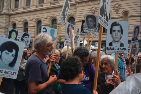 Am 20. Dezember demonstrierten Bürger in Montevideo gegen die Straflosigkeit und für die Aufarbeitung der Verbrechen während der Militärdiktatur 