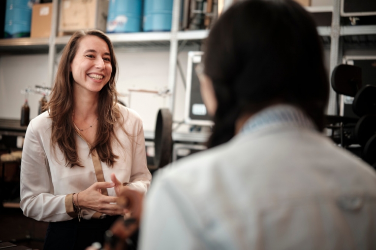 Alain spannt den Bogen / Ana Maria Tzekov: „Wir wollen die Menschen neugierig machen“