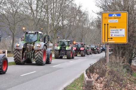 Protestierende Landwirte am Montagmorgen in Trier