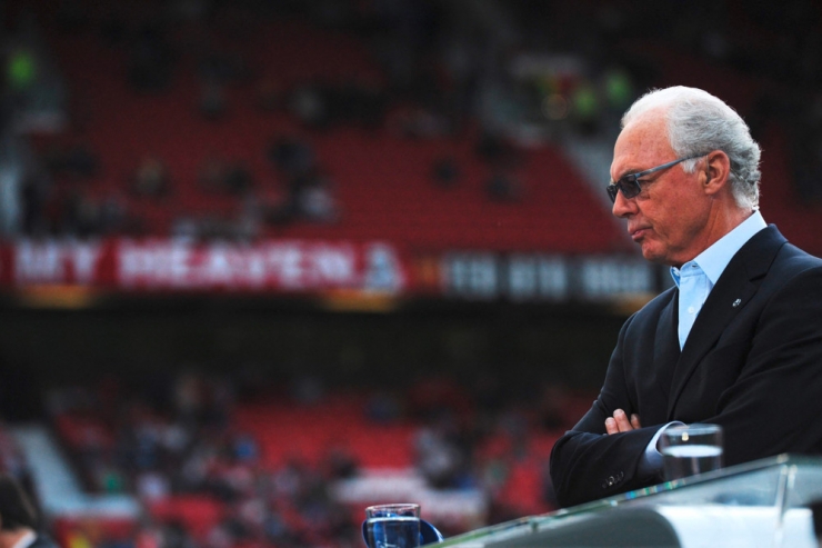 Fußball / Ein Straßenfußballer wird Kaiser: Das Märchen des verstorbenen Franz Beckenbauer
