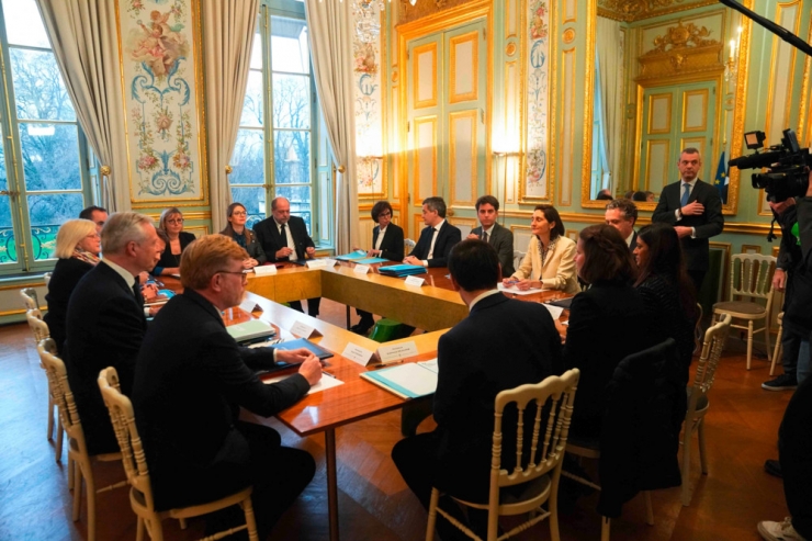 France / Un gouvernement peu renouvelé, moins féminin et droitisé