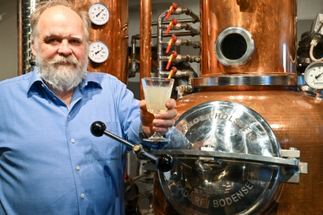 Die grüne Fee aus dem Norden / Brennerei aus Eschweiler produziert neben „Drëppen“ und Gin auch Absinth