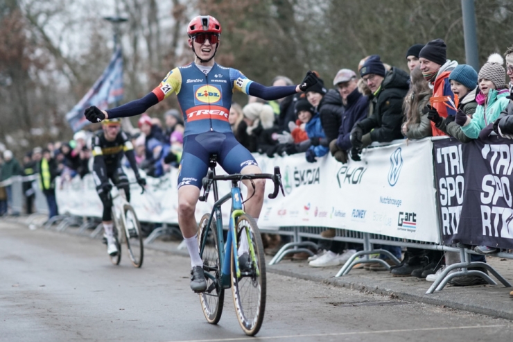 Cyclocross-Landesmeisterschaft / Espoirs: Mats Wenzel siegt im Zielsprint vor Mathieu Kockelmann