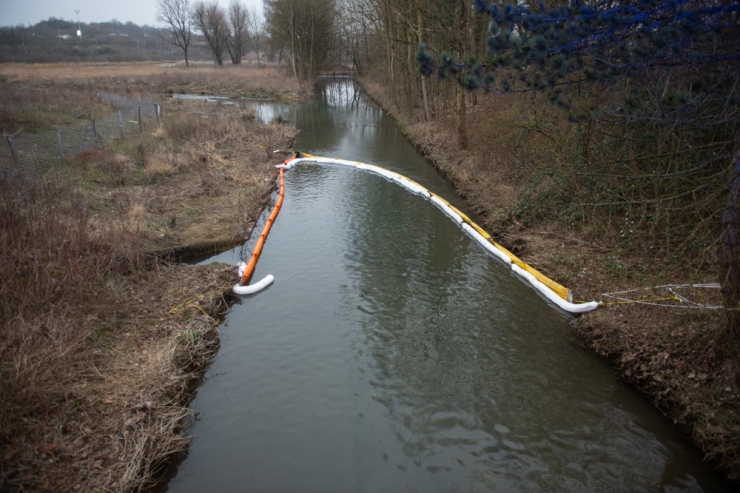 Alzette-Verschmutzung / Problem noch nicht gelöst: Taucher suchen in der kanalisierten Alzette nach Ursachen