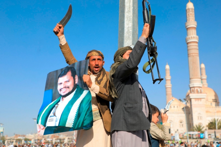 Rotes Meer / Huthi-Miliz beschießt griechischen Frachter