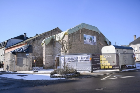 Die Scheune „A Kréiesch“ in Ellingen ist im Gemeindebesitz und soll zu einer Brasserie im Erdgeschoss und zwei Sozialwohnungen im Stockwerk darüber umgebaut werden 