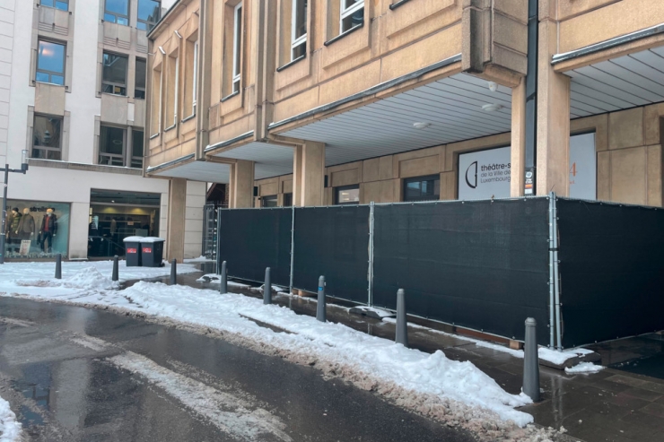 Luxemburg-Stadt / Nach Kritik an Bettelverbot: Polfer reagiert auf Aussagen von Staatsanwalt Georges Oswald – „Theaterplaz“ geräumt