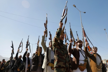 Konflikte / „Abschussfähige Raketen“ als Ziel: USA greifen erneut Huthi-Stellungen im Jemen an
