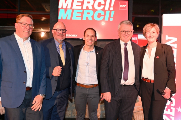 Neujahrsempfang / Die roten Geisterjäger: LSAP feiert Nicolas Schmit und läutet Europawahlkampf ein