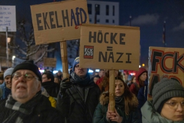 Nach Enthüllungen / Die schweigende Mehrheit wird laut:  Protestwelle gegen rechts in Deutschland