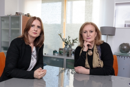 Indira Mehic (rechts), hier mit Freundin Selma Cimic, kam 1993 mit zwei ihrer Schwestern nach Luxemburg