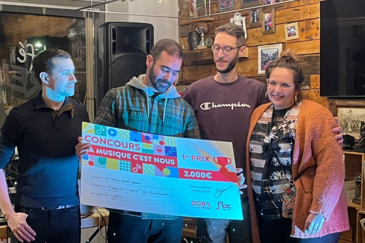 Preisüberreichung im Café Streik / Der OGBL hat seine Hymne(n)