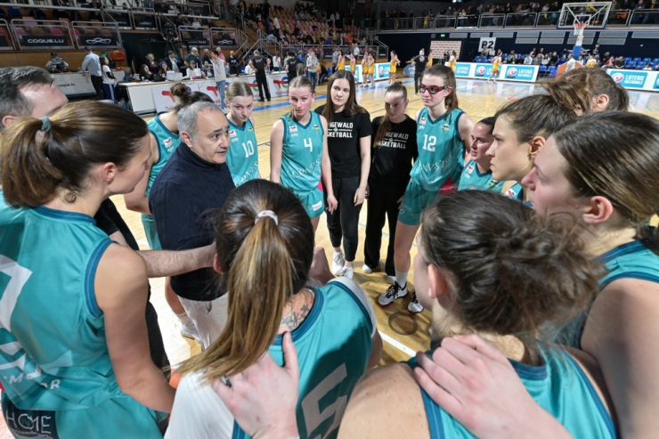 Basketball / Titelverteidiger Hostert souverän im Finale