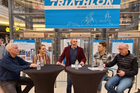 Triathlon / Vom Föhn zur vierten Disziplin: „Table ronde“ schließt Ausstellung in der Belle-Etoile ab