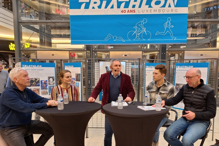 Triathlon / Vom Föhn zur vierten Disziplin: „Table ronde“ schließt Ausstellung in der Belle-Etoile ab