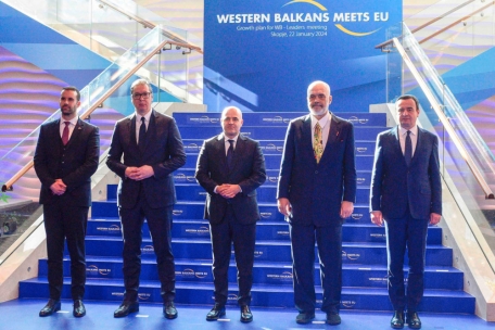Montenegros Premierminister Milojko Spajić, Serbiens Präsident Aleksandar Vučić, der nordmazedonische Premierminister Dimitar Kovačevski, Albaniens Premierminister Edi Rama und Kosovos Premierminister Albin Kurti am 22. Januar in Skopje