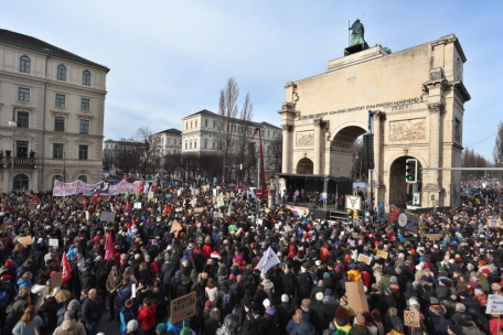 Demo in München am 21. Januar zwischen Odeonsplatz und Siegestor