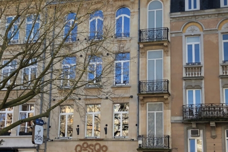 Früher befand sich hier das „Café des Belges – Hôtel Niedner“, später Wimpy und Kofferpaan, danach Chi-Chi’s