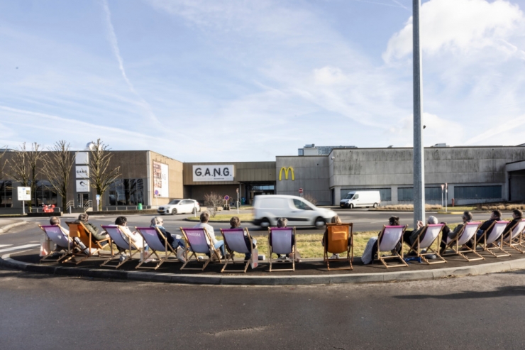 Visite théâtrale / À la Belle Étoile: de nouveaux guides de la consommation