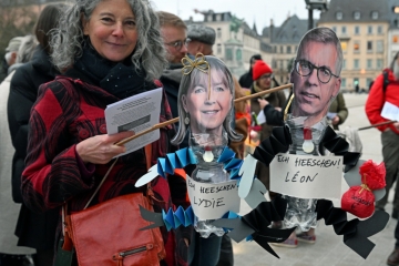 Luxemburg-Stadt / Anhaltender Protest: Mehr als 200 Menschen gehen gegen das Bettelverbot „liichten“
