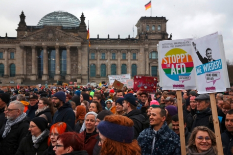 Deutschland / Demokratie unter Druck: Viele Menschen haben Vertrauen in die Politik verloren