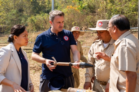Kooperationsmission in Laos / Tödliche Relikte: Xavier Bettel stattet Räumkommando Besuch ab