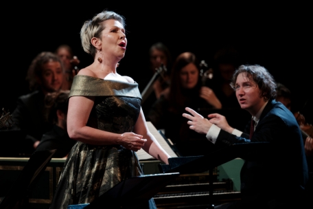 Alain spannt den Bogen / Mit Teamgeist und Elan: Il Pomo d’Oro, Lou Kosters „An der Schwemm“ und Lucas und Arthur Jussen