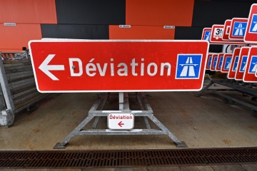 Straßenbauverwaltung / Einwöchige Baustelle bei Senningerberg schickt Autofahrer auf Umwege