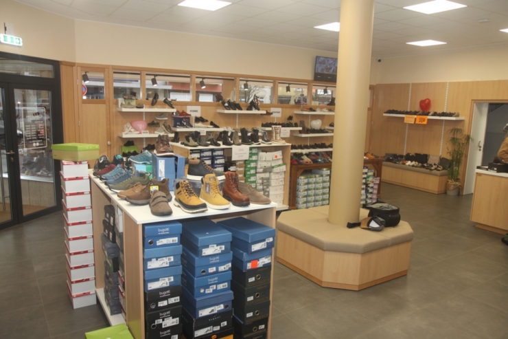 Differdingen / Neueröffnung nach Renovierung von Chaussures Calderoni