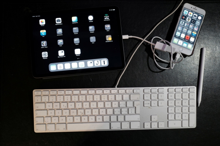 Englisch-Luxemburgisch / Gcore veröffentlicht erstes KI-Übersetzungstool 