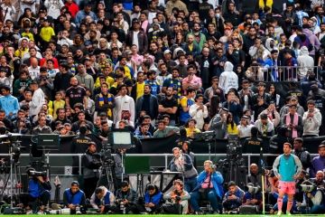 Theologie / Fußball ist (k)eine Religion – Glaube, Kult und Götter des runden Leders